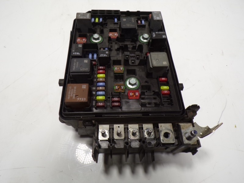 Recambio de caja reles / fusibles para opel astra k lim. 5türig 1.6 cdti dpf referencia OEM IAM 39019189 39040854 