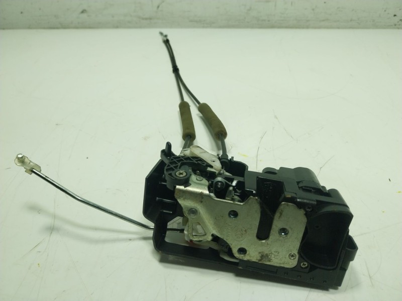 Recambio de cerradura puerta trasera derecha para ssangyong korando (ck) 2.0 e-xdi referencia OEM IAM   