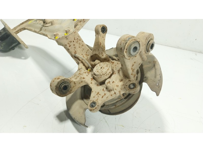 Recambio de mangueta trasera izquierda para ssangyong korando (ck) 2.2 xdi referencia OEM IAM   