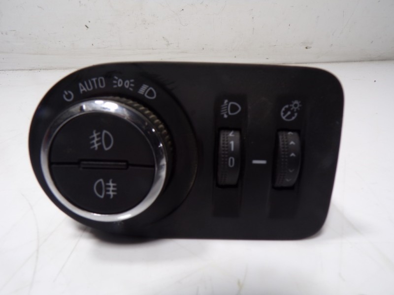 Recambio de mando luces para opel corsa e 1.4 referencia OEM IAM 13470446 13470446 