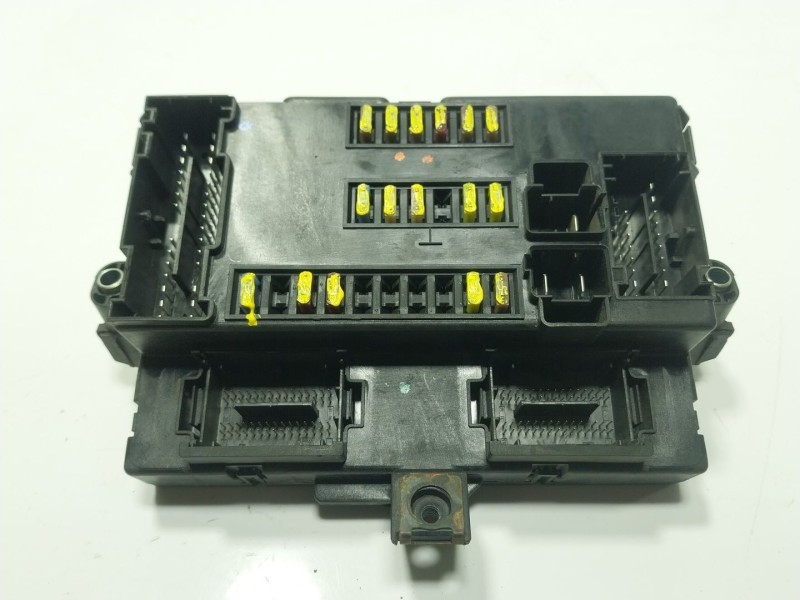 Recambio de caja reles / fusibles para iveco daily vi furgoneta 33s15, 35s15, 35c15 referencia OEM IAM  5801830418 