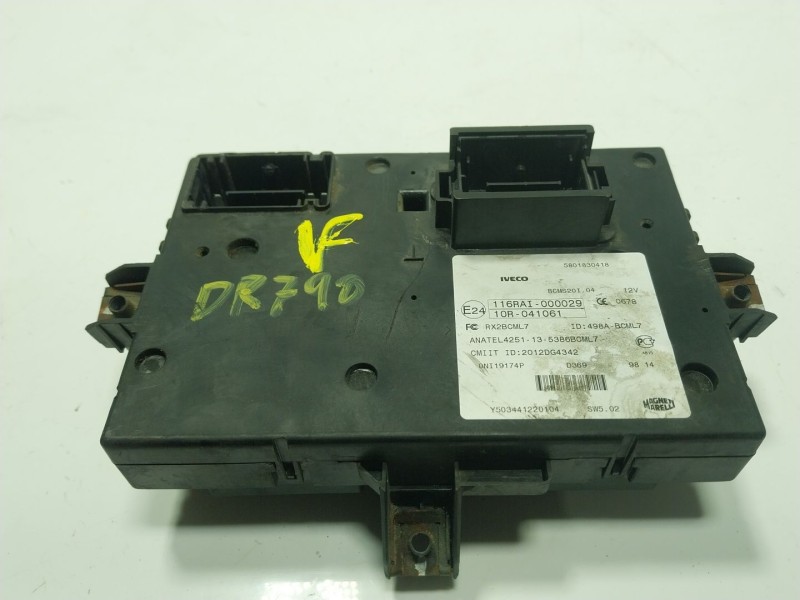 Recambio de caja reles / fusibles para iveco daily vi furgoneta 33s15, 35s15, 35c15 referencia OEM IAM  5801830418 