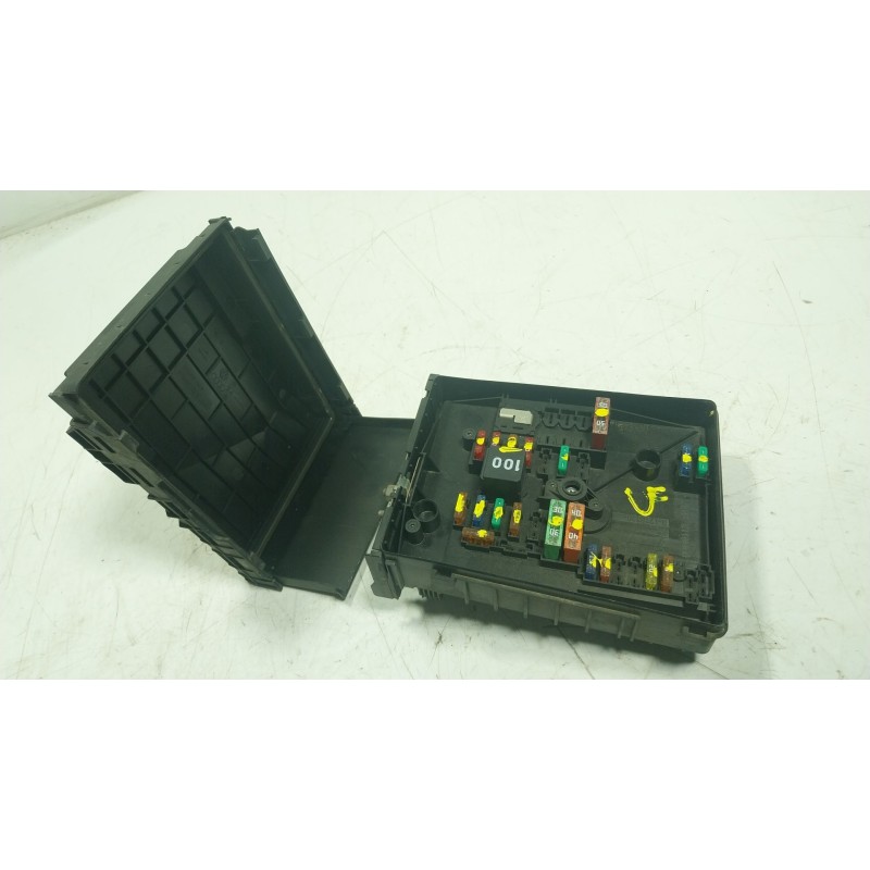 Recambio de caja reles / fusibles para volkswagen caddy iii furgoneta/monovolumen (2ka, 2kh, 2ca, 2ch) 1.6 tdi referencia OEM IA
