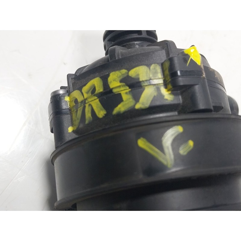 Recambio de bomba agua para ineos grenadier todo terreno, cerrada 3.0 ti 4x4 (geb) referencia OEM IAM  865128702 