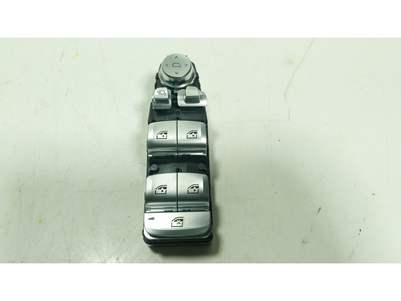 Recambio de mando elevalunas delantero izquierdo para bmw 4 gran coupe (g26) 420 d mild-hybrid xdrive referencia OEM IAM  684709