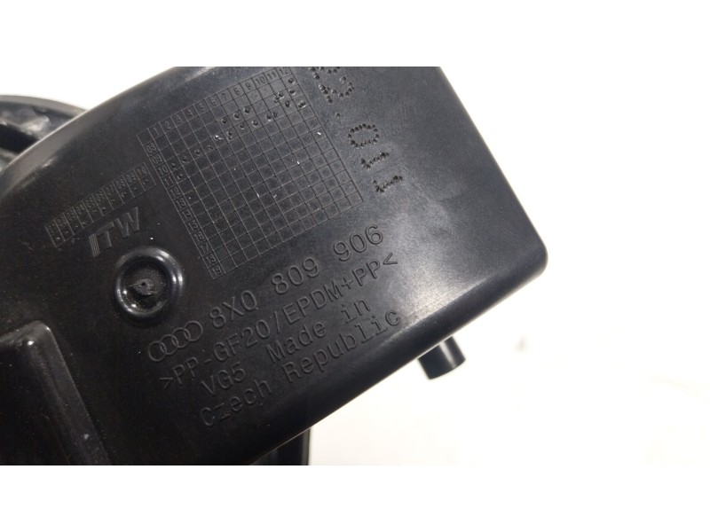 Recambio de tapa combustible para audi a1 (8x1, 8xk) 1.4 tfsi referencia OEM IAM 8X0809907 8X0809906 