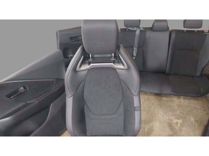 Recambio de juego asientos completo para toyota c-hr (_x1_) 1.8 hybrid (zyx10_, zyx11_) referencia OEM IAM   