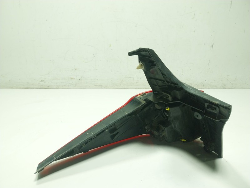 Recambio de piloto trasero derecho para mazda 5 (cw) 1.6 cd referencia OEM IAM   