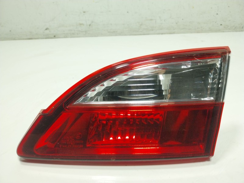 Recambio de piloto trasero derecho interior para mazda 5 (cw) 1.6 cd referencia OEM IAM   