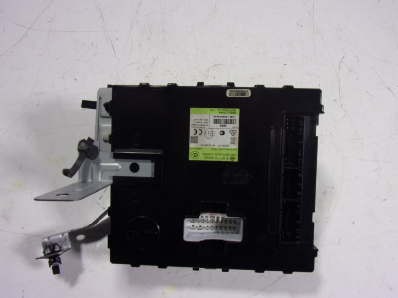 Recambio de modulo electronico para ssangyong korando premium 4x2 referencia OEM IAM  8711034030 