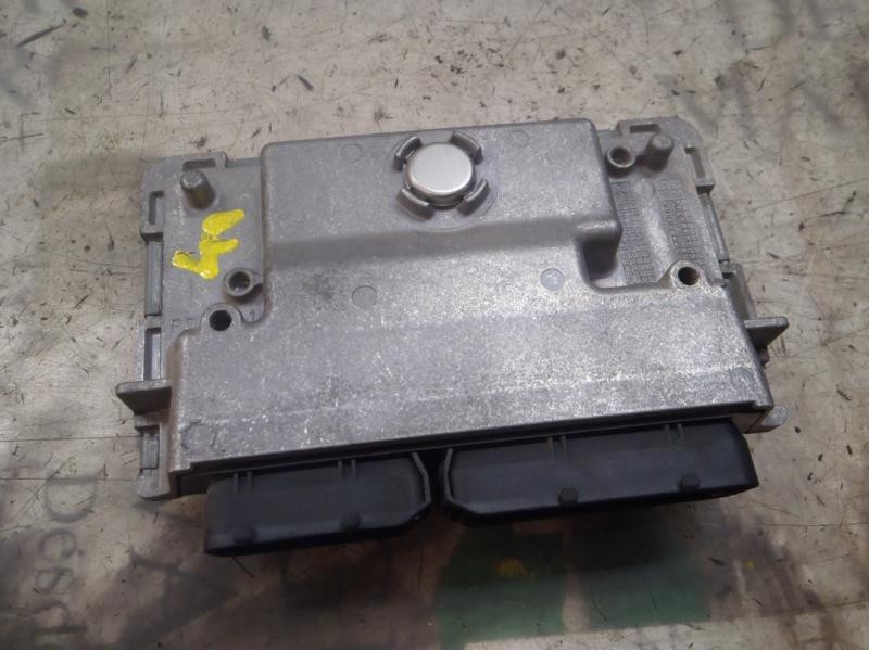 Recambio de centralita motor uce para skoda fabia (5j2 ) 1.2 referencia OEM IAM 03E906019AC 03E906019AC 5WA11016