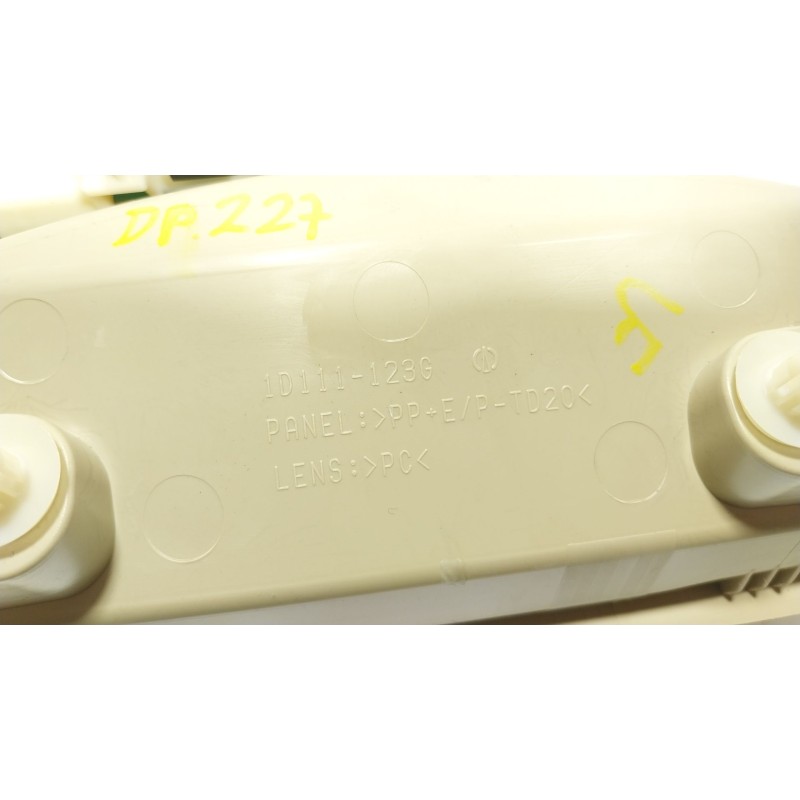 Recambio de piloto interior para toyota land cruiser prado (_j15_) 2.8 d-4d (gdj150_, gdj155_, gdj150) referencia OEM IAM  1D111