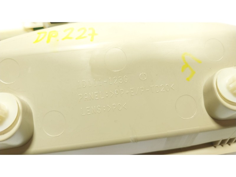 Recambio de piloto interior para toyota land cruiser prado (_j15_) 2.8 d-4d (gdj150_, gdj155_, gdj150) referencia OEM IAM  1D111