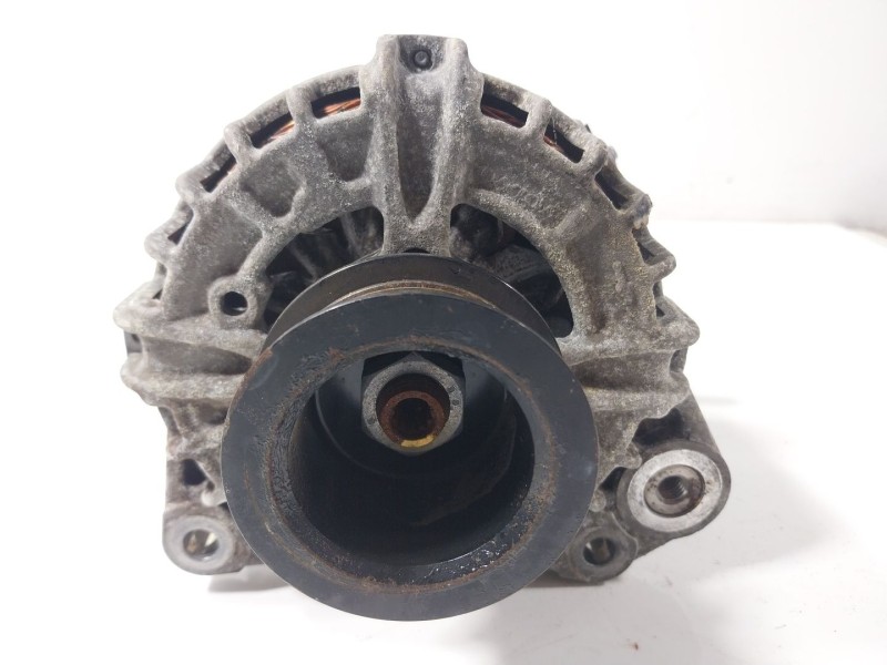 Recambio de alternador para volvo v40 2.0 diesel cat referencia OEM IAM  30659580 