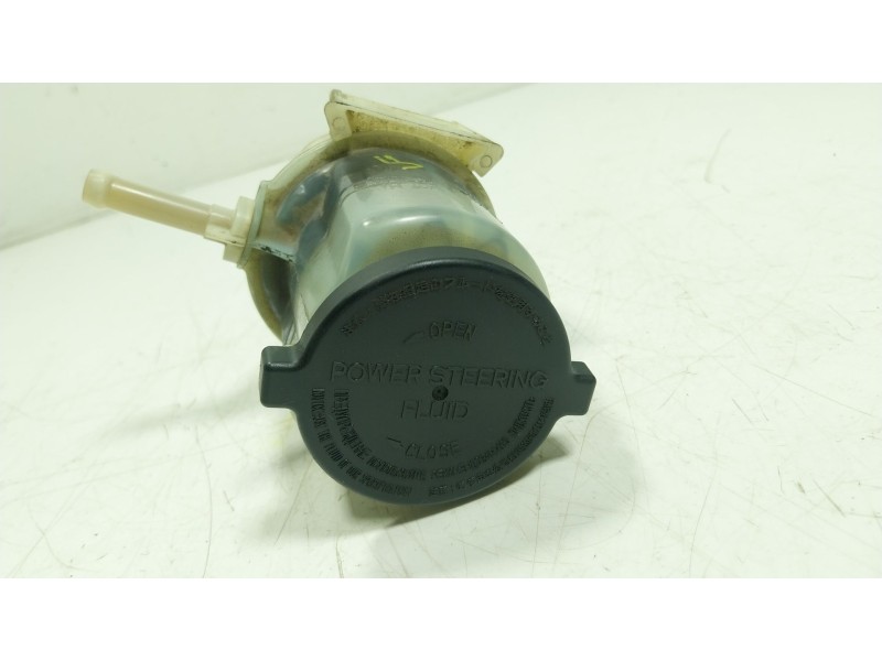 Recambio de deposito liquido direccion para toyota land cruiser prado (_j15_) 2.8 d-4d (gdj150_, gdj155_, gdj150) referencia OEM