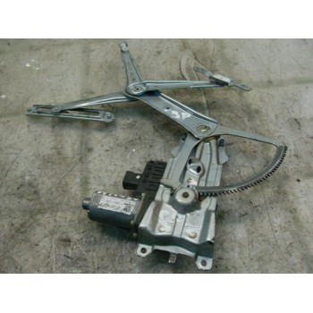 ELEVALUNAS DELANTERO DERECHO 