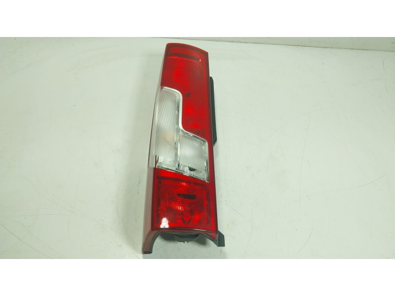 Recambio de piloto trasero izquierdo para peugeot boxer furgoneta 2.2 bluehdi 120 referencia OEM IAM   