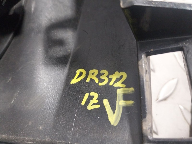 Recambio de faldon lateral para bmw x7 (g07) xdrive 40 d mild-hybrid referencia OEM IAM 51779478331 744503111 