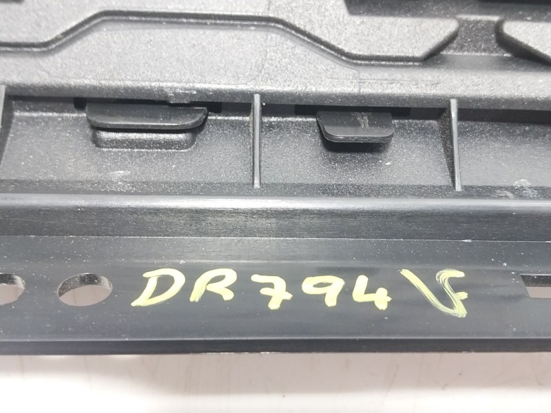 Recambio de rejilla para seat ibiza v (kj1, kjg) 1.0 tsi referencia OEM IAM  6F0853651K 