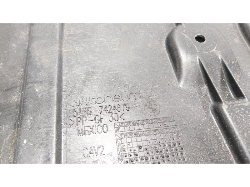 Recambio de cubrecarter para bmw x7 (g07) xdrive 40 d mild-hybrid referencia OEM IAM  51757424879 