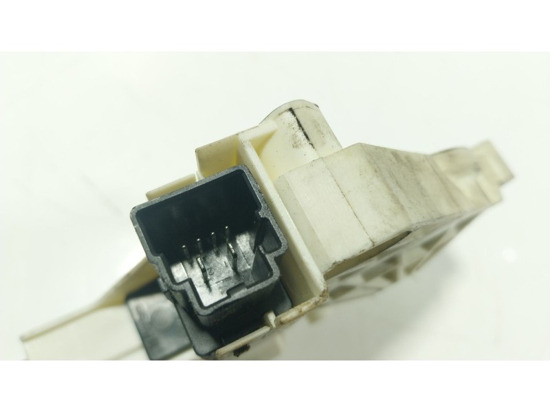 Recambio de motor elevalunas trasero derecho para land rover discovery iv (l319) 2.7 td 4x4 referencia OEM IAM  AH2214B554AA 