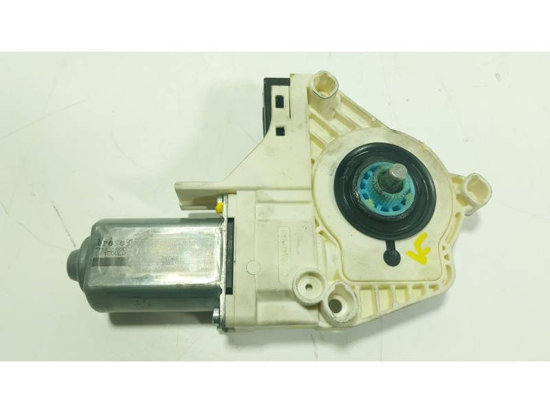 Recambio de motor elevalunas trasero izquierdo para land rover discovery iv (l319) 2.7 td 4x4 referencia OEM IAM  AH2214B555AA 