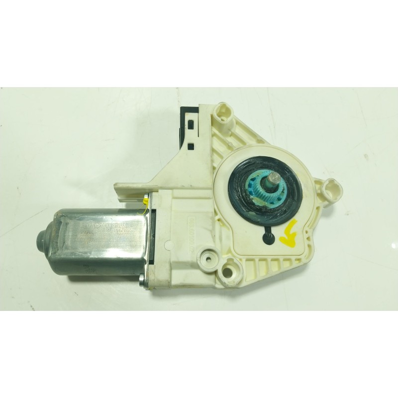 Recambio de motor elevalunas delantero izquierdo para land rover discovery iv (l319) 2.7 td 4x4 referencia OEM IAM  AH2215B553AA