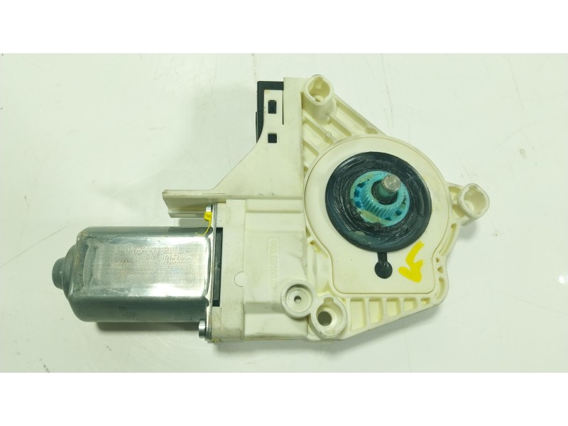 Recambio de motor elevalunas delantero izquierdo para land rover discovery iv (l319) 2.7 td 4x4 referencia OEM IAM  AH2215B553AA