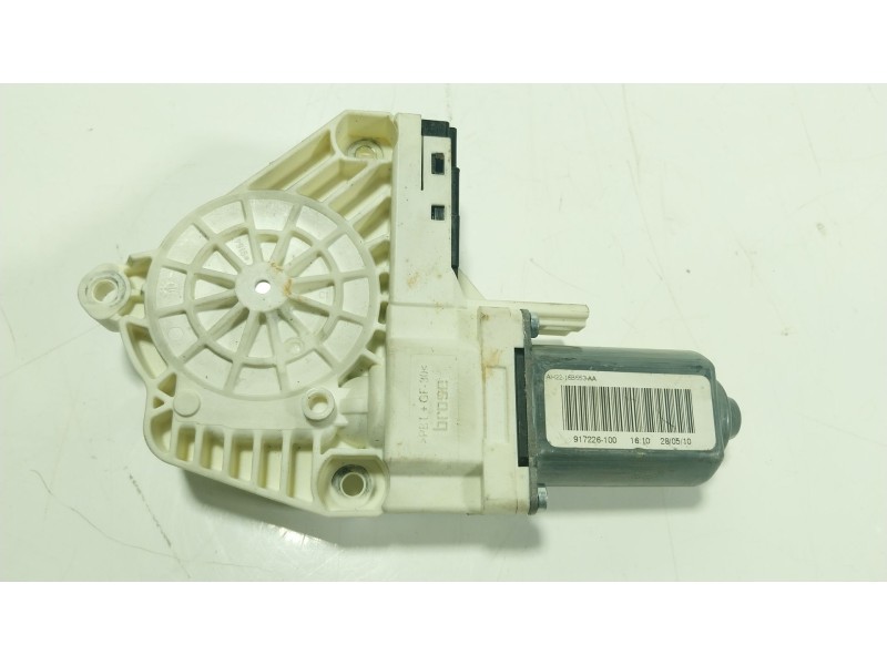 Recambio de motor elevalunas delantero izquierdo para land rover discovery iv (l319) 2.7 td 4x4 referencia OEM IAM  AH2215B553AA