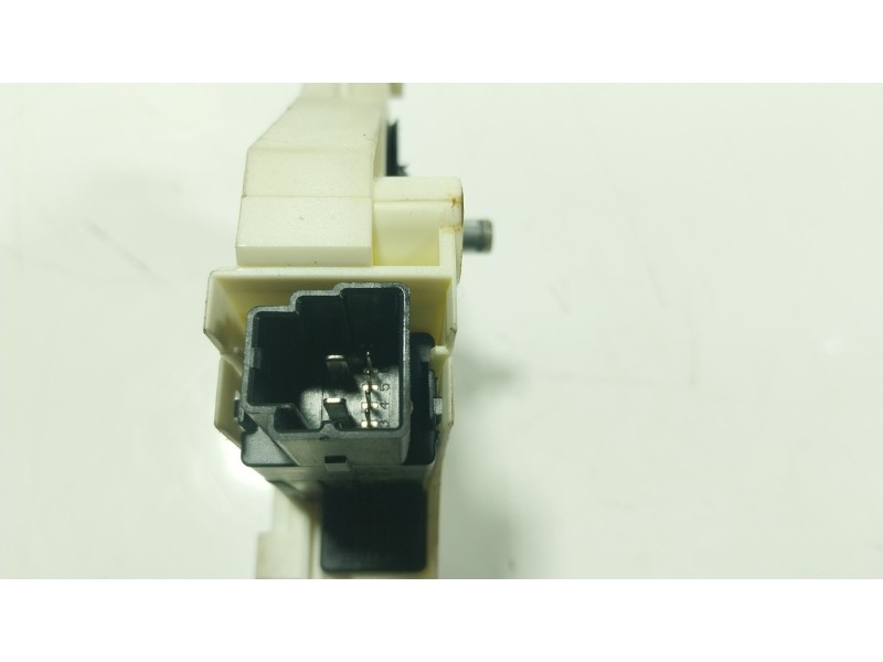 Recambio de motor elevalunas delantero izquierdo para land rover discovery iv (l319) 2.7 td 4x4 referencia OEM IAM  AH2215B553AA