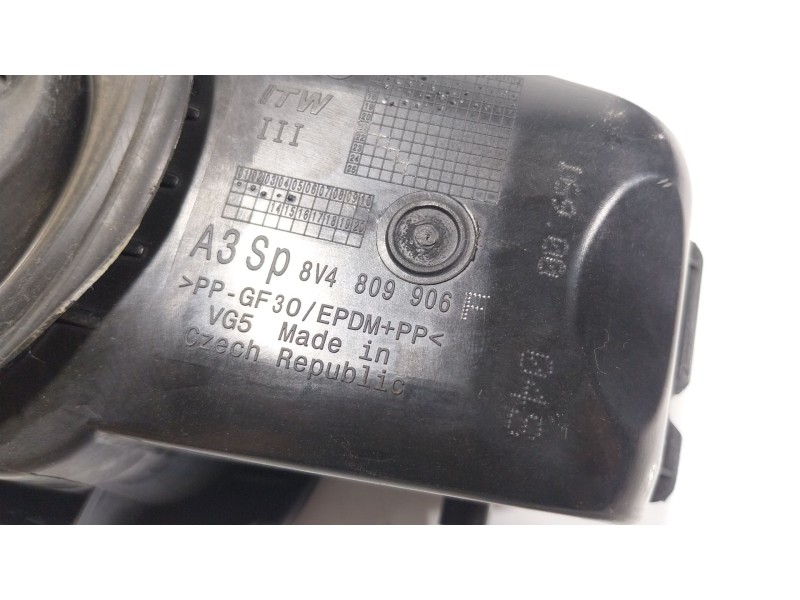 Recambio de tapa combustible para audi a3 sportback (8va, 8vf) 35 tfsi referencia OEM IAM 8V4809907C 8V4809906 