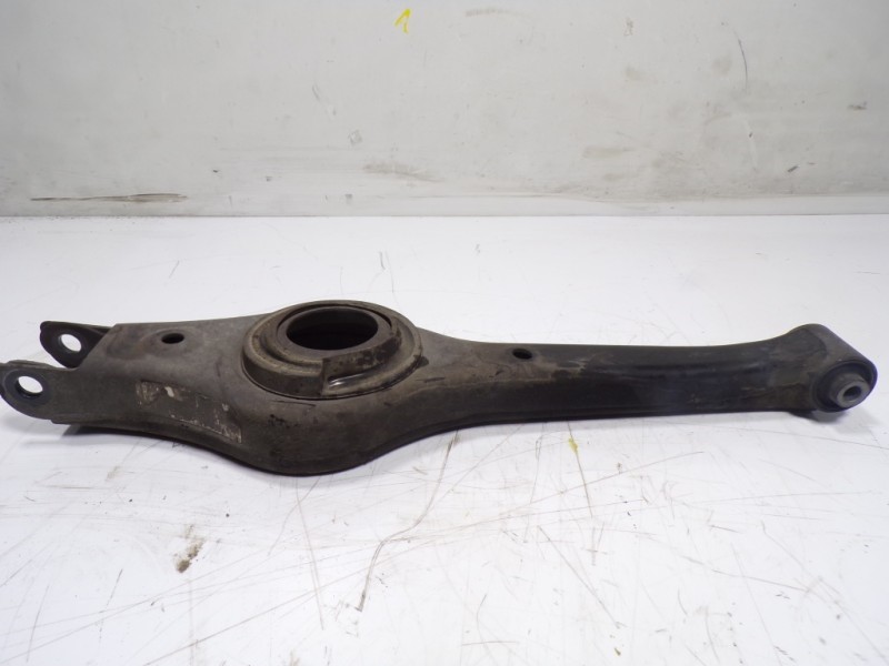 Recambio de brazo suspension inferior trasero derecho para ssangyong korando premium 4x2 referencia OEM IAM   