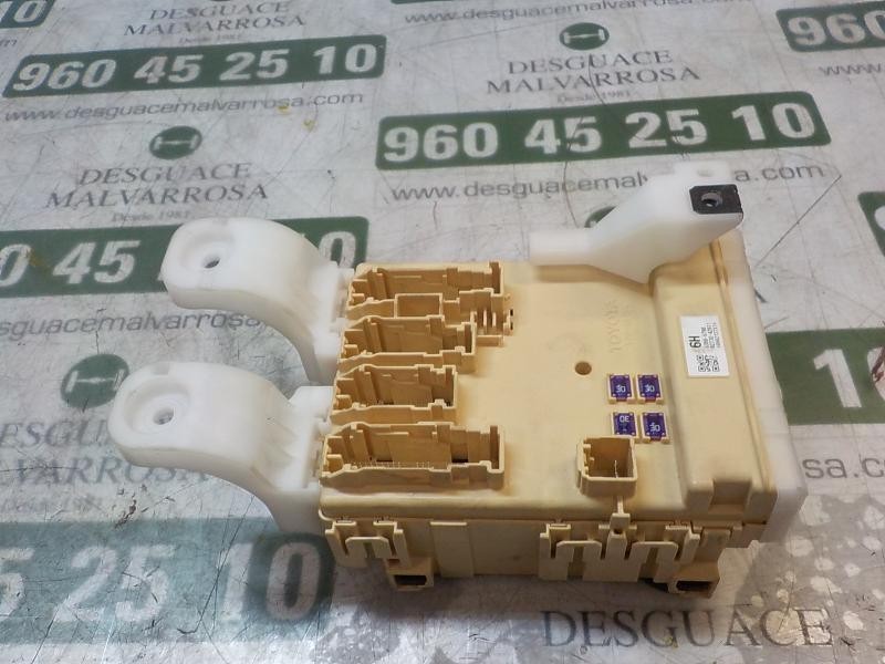 Recambio de caja reles / fusibles para toyota rav 4 advance hybrid referencia OEM IAM 8273042811 8922142300 2380005882