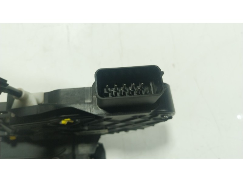 Recambio de cerradura puerta delantera derecha para land rover discovery iv (l319) 2.7 td 4x4 referencia OEM IAM LR011275 6W8A21