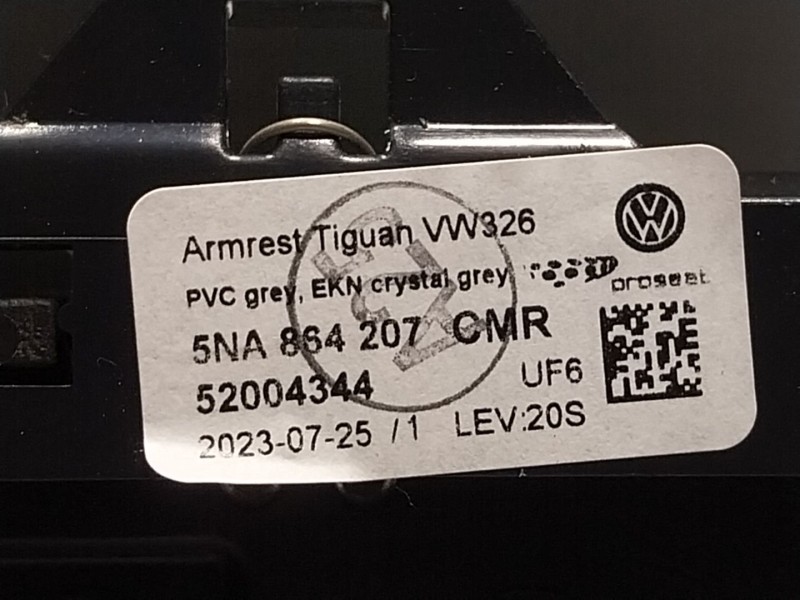 Recambio de apoyabrazos central para volkswagen tiguan (ad1, ax1) 2.0 tdi referencia OEM IAM 5TA864207B 5NA864207CMR 