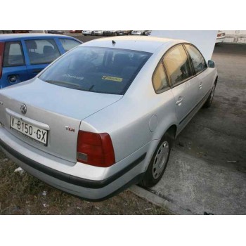 VOLKSWAGEN PASSAT BERLINA (3B2)