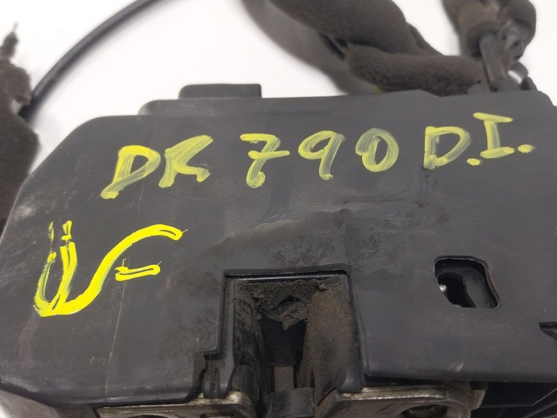 Recambio de cerradura puerta delantera derecha para iveco daily vi furgoneta 33s15, 35s15, 35c15 referencia OEM IAM 5801529302  