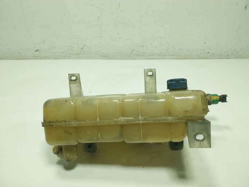 Recambio de deposito expansion para iveco daily vi furgoneta 33s15, 35s15, 35c15 referencia OEM IAM 5801303414 5801303409 