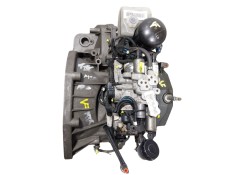 Recambio de caja cambios para renault trafic combi (ab 4.01) 6 - plazas, acristalado parcial 2,9t combi corto referencia OEM IAM 2