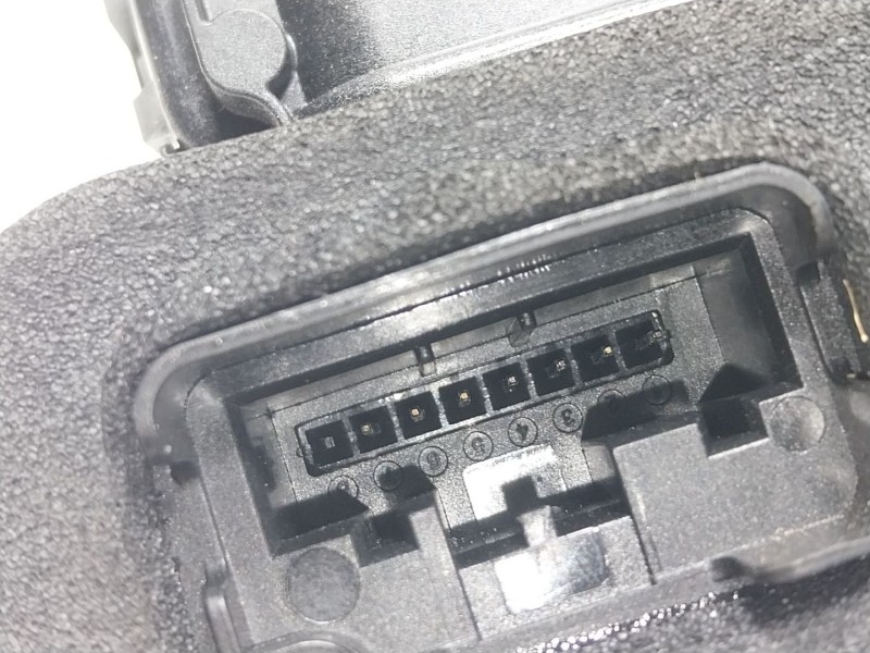 Recambio de cerradura puerta trasera derecha para seat leon sportstourer (kl8) fr referencia OEM IAM  5TA839016P 