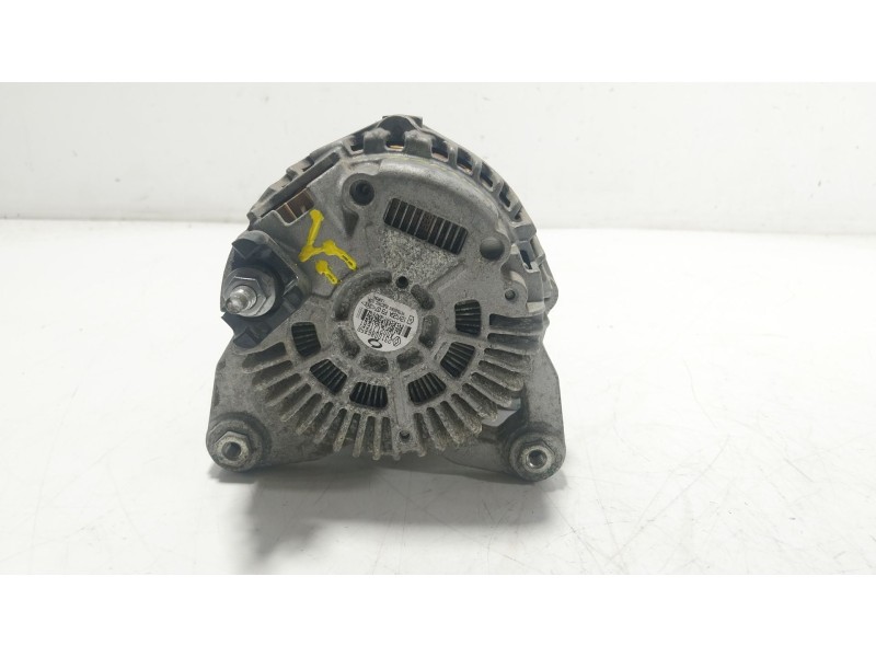 Recambio de alternador para renault clio iv 1.6 turbo referencia OEM IAM  231008685R 