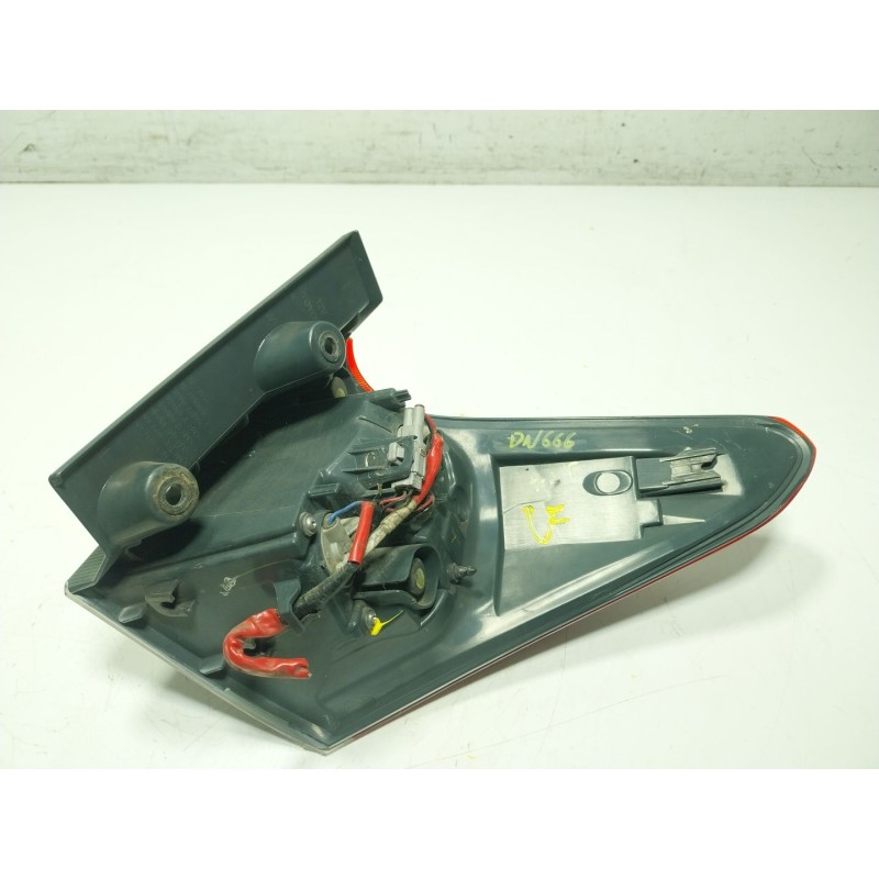 Recambio de piloto trasero izquierdo para toyota auris station wagon (_e18_) 1.8 hybrid (zwe186_) referencia OEM IAM 8156102A51 