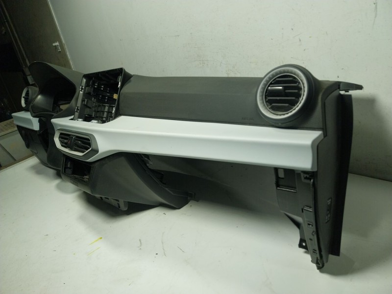 Recambio de salpicadero para seat arona (kj7, kjp) 1.0 tsi referencia OEM IAM  6F0880204F 