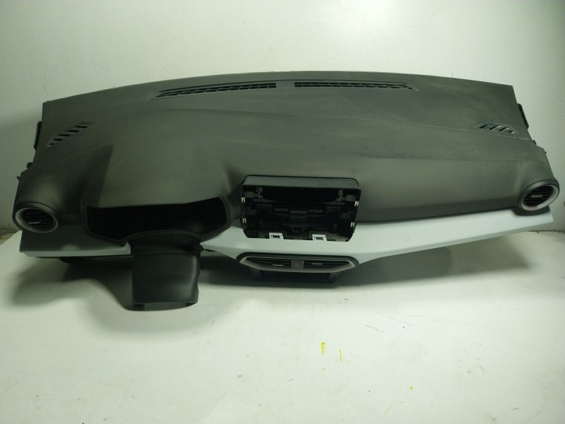 Recambio de salpicadero para seat arona (kj7, kjp) 1.0 tsi referencia OEM IAM  6F0880204F 