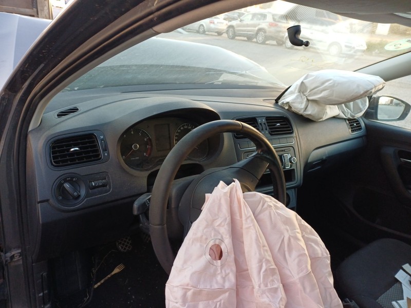 volkswagen polo v (6r1, 6c1) del año 2010