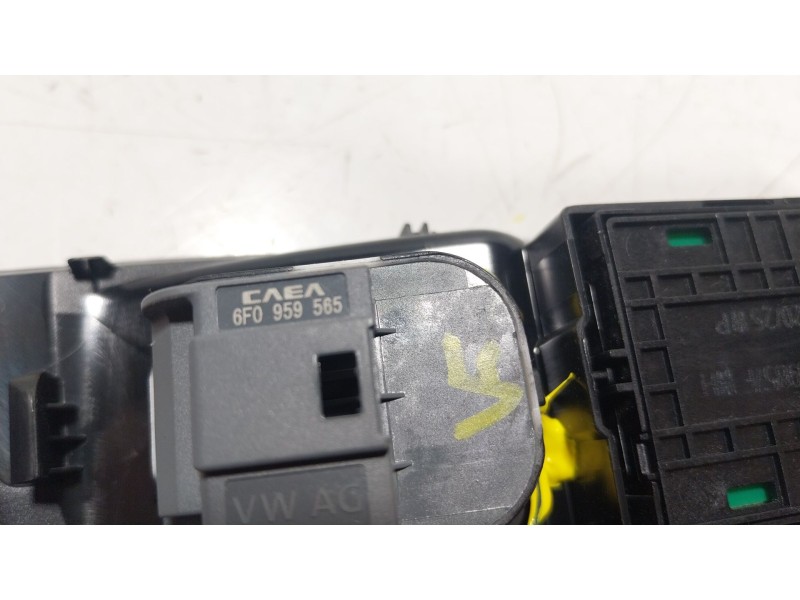 Recambio de mando elevalunas delantero izquierdo para seat arona (kj7, kjp) 1.0 tsi referencia OEM IAM  5G0959857F 