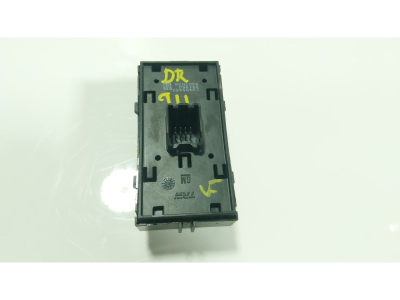 Recambio de mando elevalunas delantero izquierdo para opel astra k (b16) 1.2 turbo (68) referencia OEM IAM  13408458 