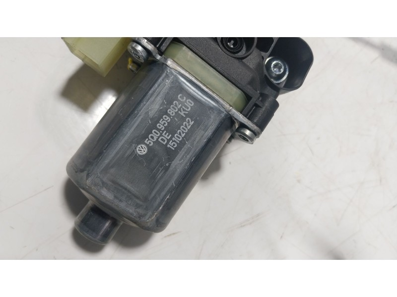 Recambio de elevalunas delantero derecho para seat ateca (kh7, khp) 1.5 tsi referencia OEM IAM 575837462A 5Q0959802C 