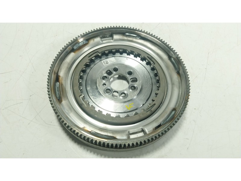 Recambio de volante motor para seat arona (kj7, kjp) 1.0 tsi referencia OEM IAM  04C105266H 