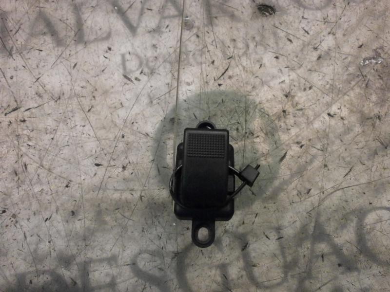 Recambio de mando elevalunas delantero derecho para mazda 2 berlina (dy) 1.2 active (55kw) referencia OEM IAM   